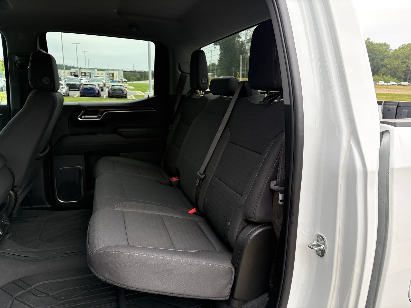 Used 2024 Chevrolet Silverado 1500 RST w/ Z71 Off-Road Package AWD/4WD image 30