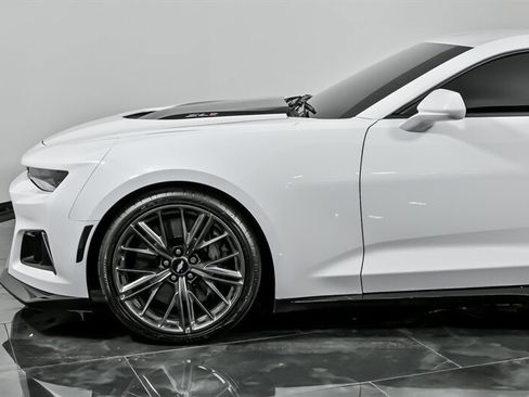 Used 2017 Chevrolet Camaro ZL1 image 6