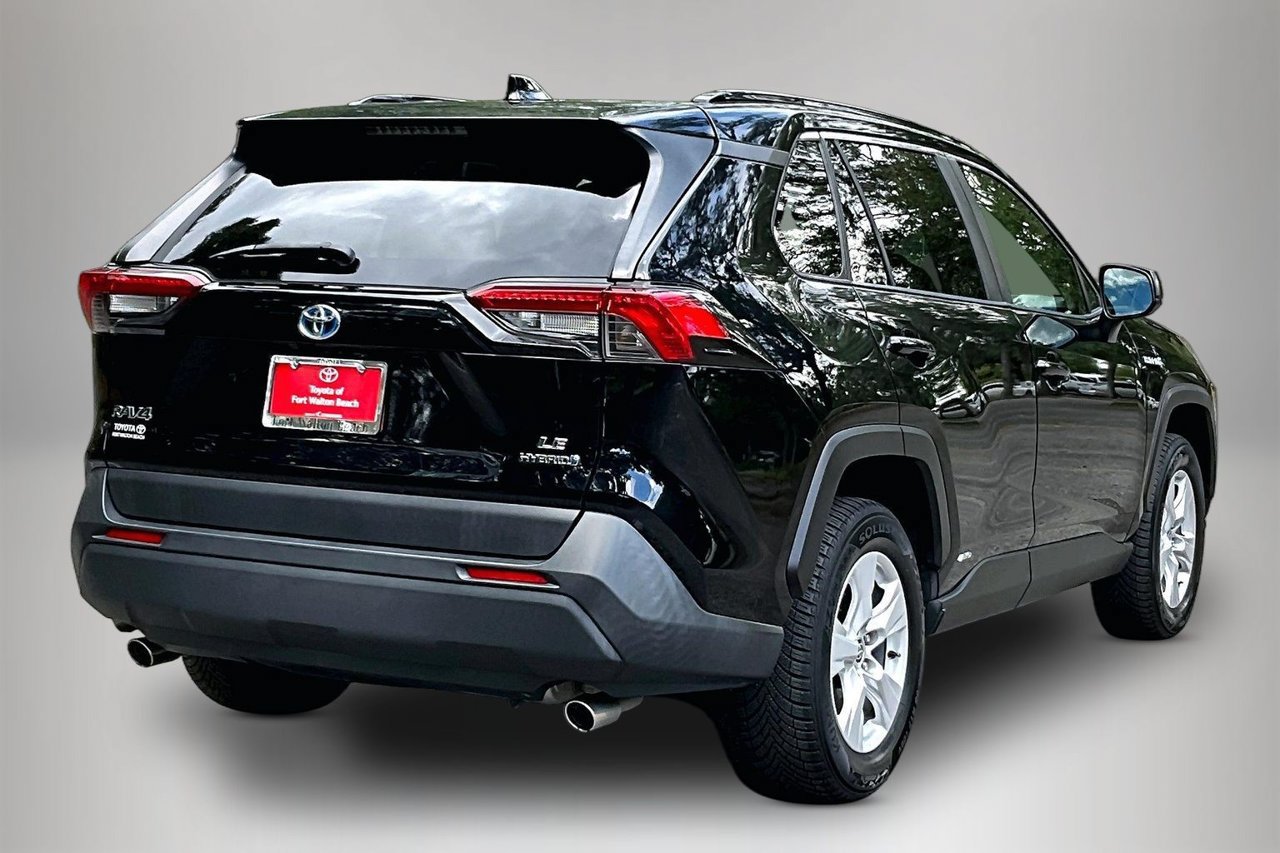 Used 2020 Toyota RAV4 LE AWD/4WD image 5