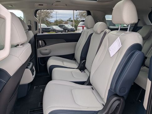 New 2026 Kia Carnival SX Prestige FWD image 17