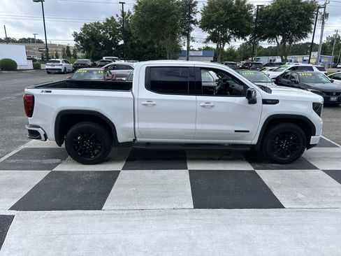 Used 2025 GMC Sierra 1500 Elevation w/ Elevation Premium Package AWD/4WD image 3