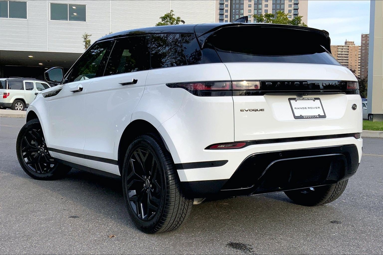 Used 2020 Land Rover Range Rover Evoque S AWD/4WD image 11