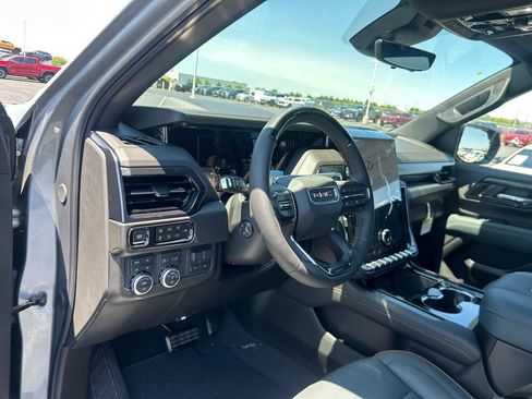 New 2026 GMC Yukon Denali Ultimate AWD/4WD image 19