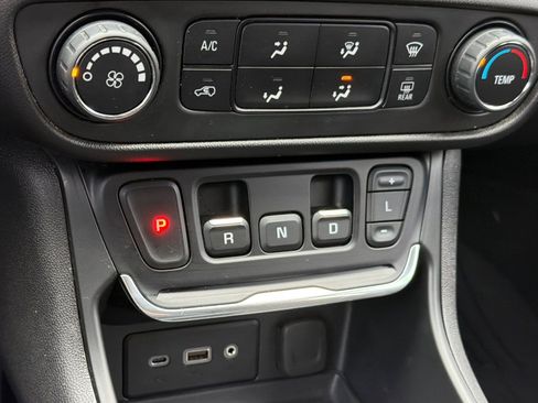 Used 2020 GMC Terrain SLE w/ Elevation Edition AWD/4WD image 21