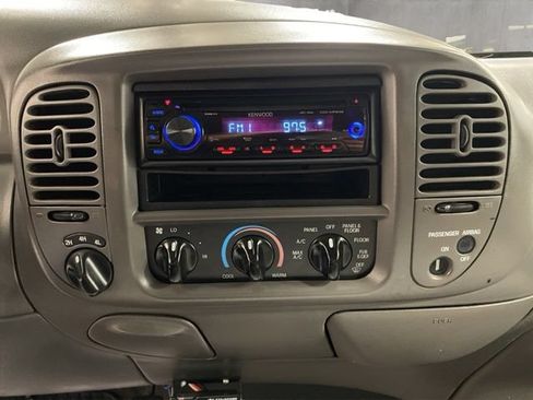 Used 2001 Ford F150 Lariat AWD/4WD image 16