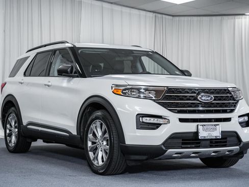 Used 2022 Ford Explorer XLT w/ Equipment Group 202A image 1