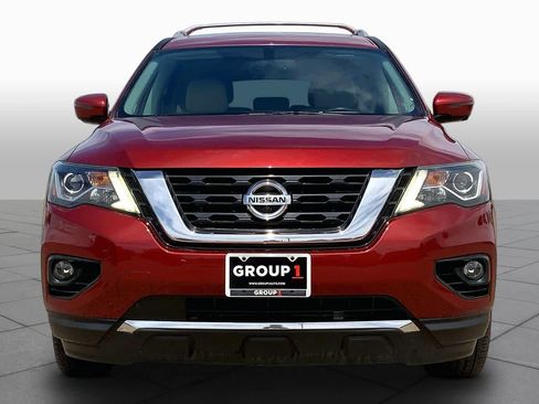Used 2017 Nissan Pathfinder Platinum FWD image 4