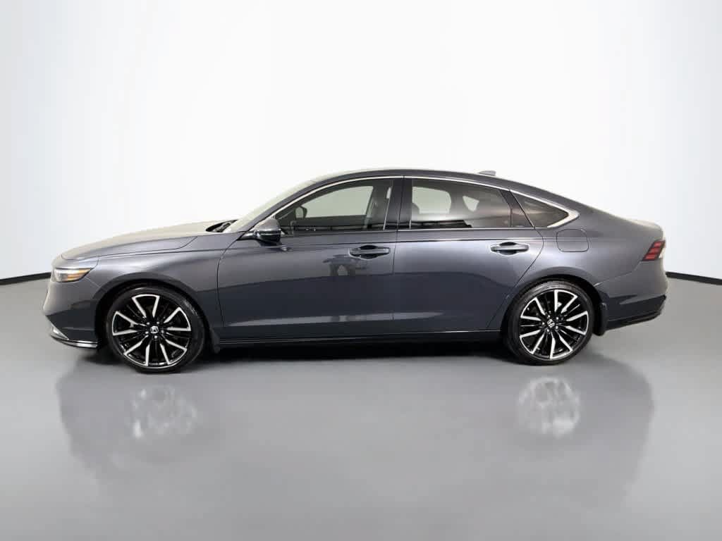 Used 2025 Honda Accord Touring image 2