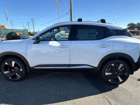 New 2026 Nissan Kicks SR w/ Cold Weather Package image 7