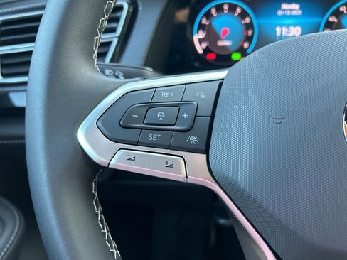 Used 2025 Volkswagen Atlas Cross Sport SEL image 21