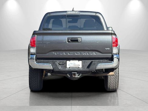 Used 2020 Toyota Tacoma TRD Off-Road AWD/4WD image 7