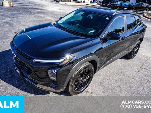 Used 2025 Chevrolet Trax ACTIV w/ Sunroof Package FWD image 19