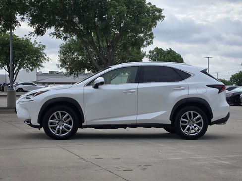 Used 2015 Lexus NX 200t FWD w/ Luxury Package image 2