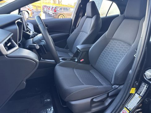 Used 2019 Toyota Corolla Hatchback image 5