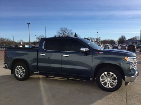 Used 2024 Chevrolet Silverado 1500 LTZ w/ Technology Package image 3