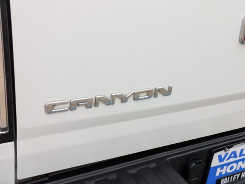 Used 2016 GMC Canyon SLT w/ Driver Alert Package image 26