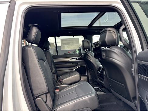 New 2026 Jeep Grand Wagoneer Limited image 9