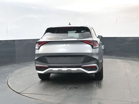 Certified 2024 Kia Sportage LX image 4