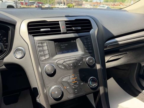 Used 2019 Ford Fusion S FWD image 22