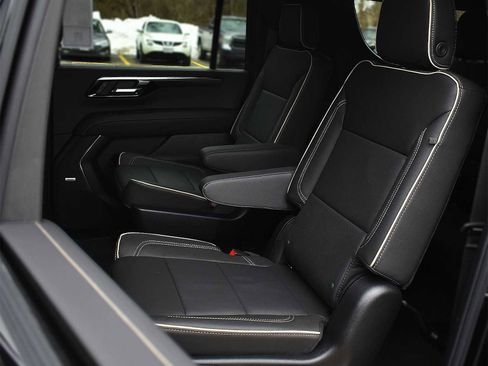 New 2026 Chevrolet Suburban Premier image 12