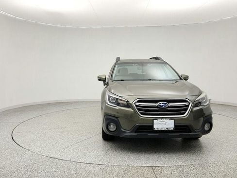Used 2018 Subaru Outback 2.5i Limited AWD/4WD image 2