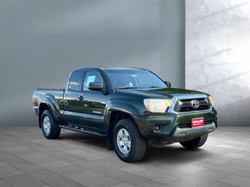 Used 2012 Toyota Tacoma 4x4 Access Cab image 8