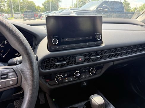 Used 2025 Honda HR-V LX image 19