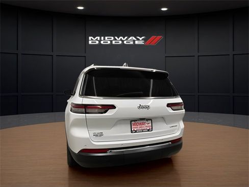 Used 2024 Jeep Grand Cherokee L Laredo w/ Luxury Tech Group I image 6