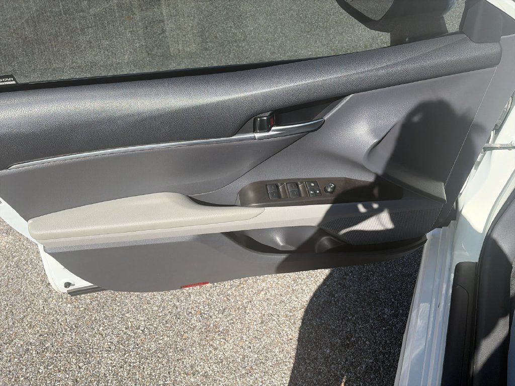 Used 2024 Toyota Camry SE FWD image 12