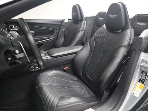 Used 2019 Aston Martin DB11 Volante RWD image 28