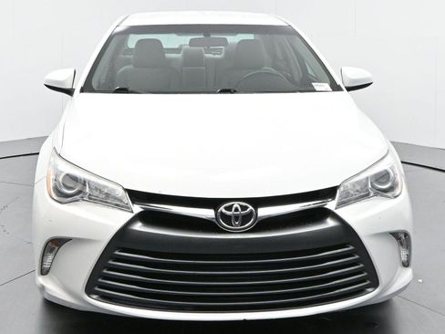 Used 2015 Toyota Camry LE FWD image 2