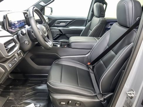 New 2026 Chevrolet Silverado EV LT image 13