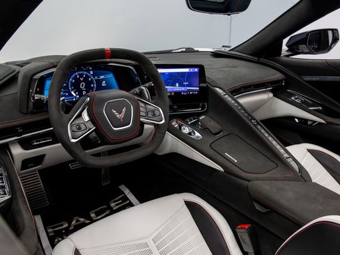 Used 2023 Chevrolet Corvette Stingray Premium Conv RWD image 41