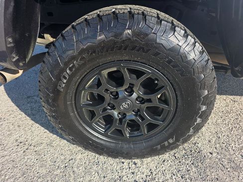 Used 2022 Toyota Tacoma SR5 w/ Technology Package image 21