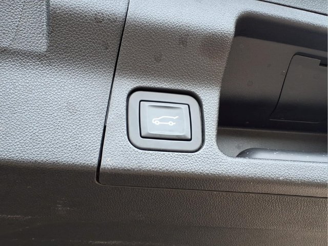 Used 2019 GMC Acadia Denali w/ Technology Package AWD/4WD image 26