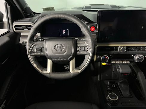 Used 2025 Toyota Tacoma TRD Sport image 13