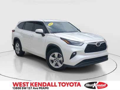 Used 2022 Toyota Highlander LE