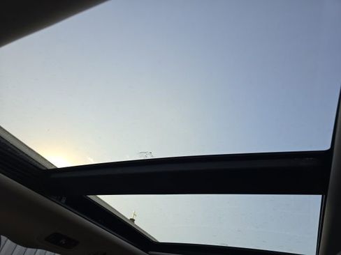 Used 2020 Chrysler Pacifica Limited image 21