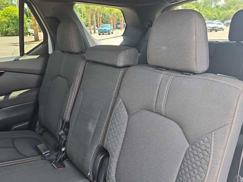 Certified 2025 Honda Pilot Sport image 23