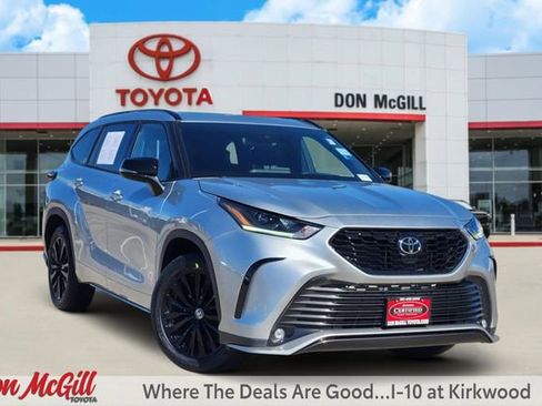 Certified 2025 Toyota Highlander XSE image 1