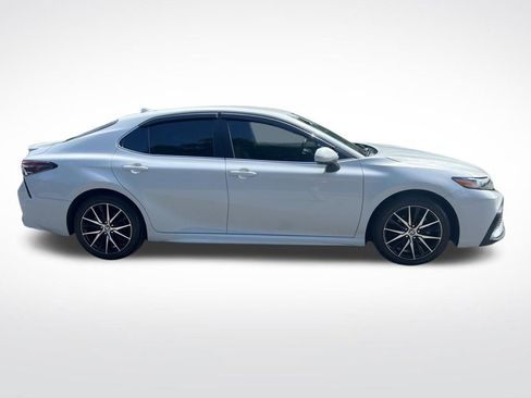 Used 2024 Toyota Camry SE FWD image 4