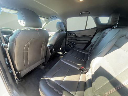 Used 2025 Chevrolet Trax RS FWD image 26