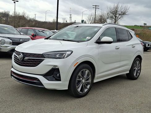 Used 2021 Buick Encore GX Essence w/ Sport Touring Package FWD image 3