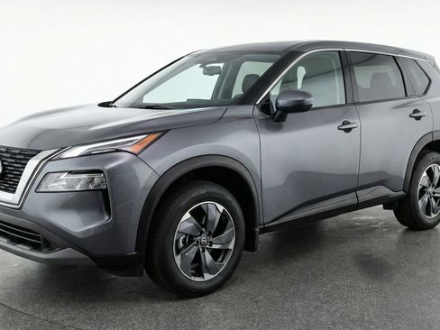 Used 2025 Nissan Rogue SV image 3