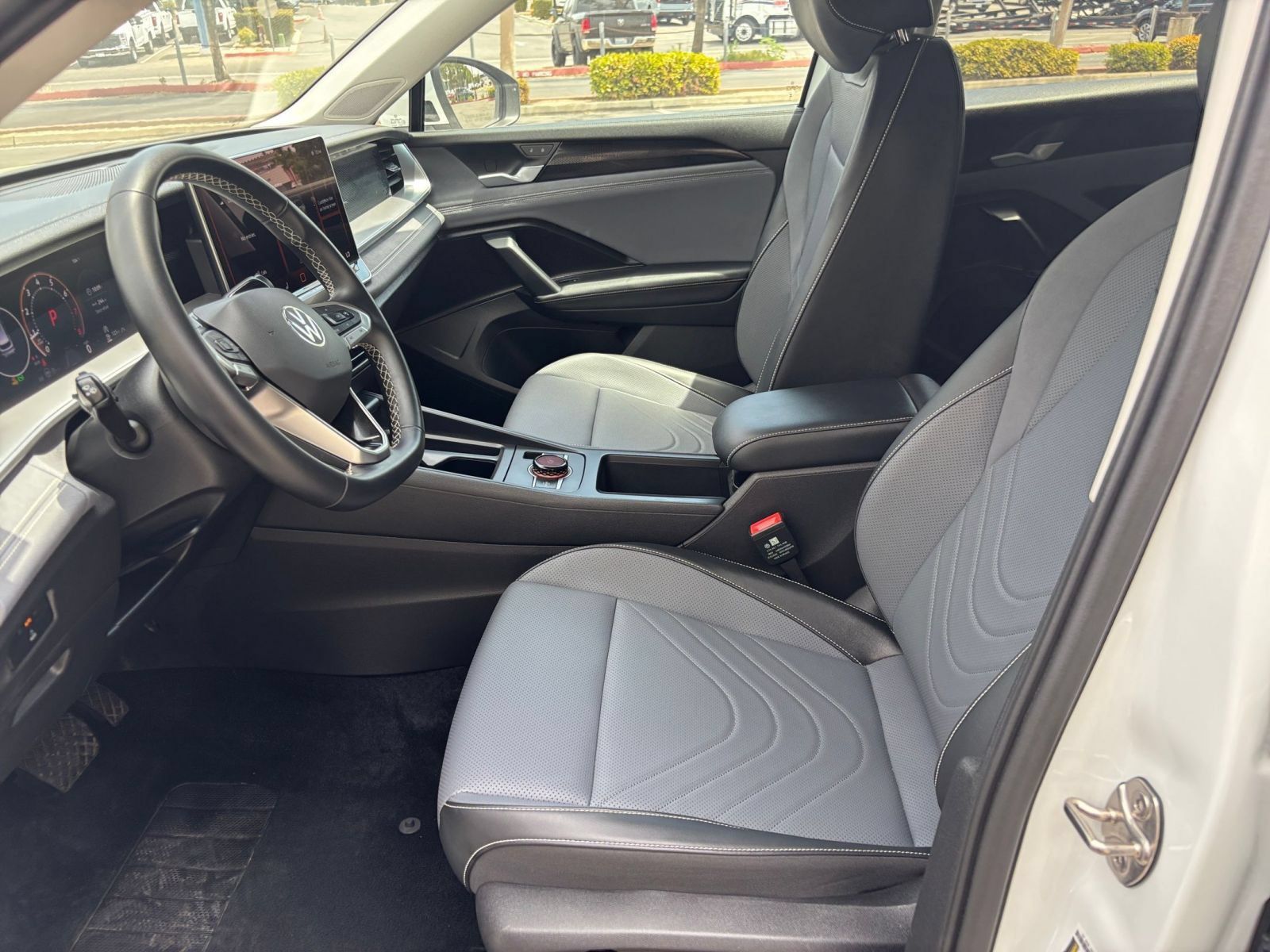 Used 2026 Volkswagen Tiguan SE AWD/4WD image 24