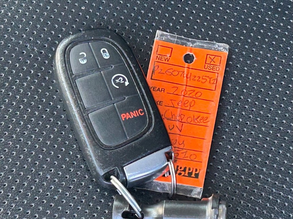 Used 2020 Jeep Cherokee Latitude Lux w/ Quick Order Package 26H Lux FWD image 52