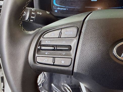 Used 2026 Hyundai Venue SEL FWD image 14