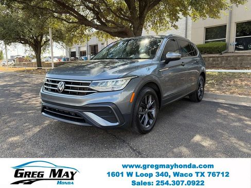 Used 2023 Volkswagen Tiguan SE FWD image 3