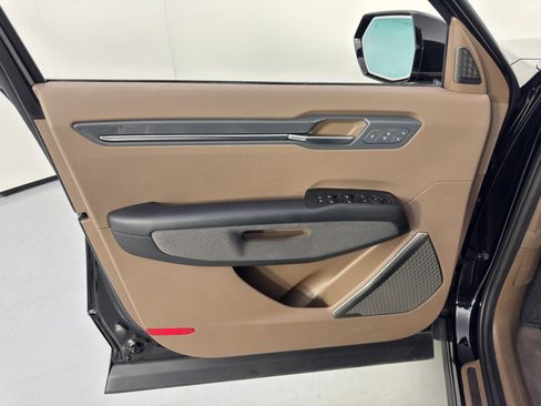 Used 2024 Kia EV9 Land image 47