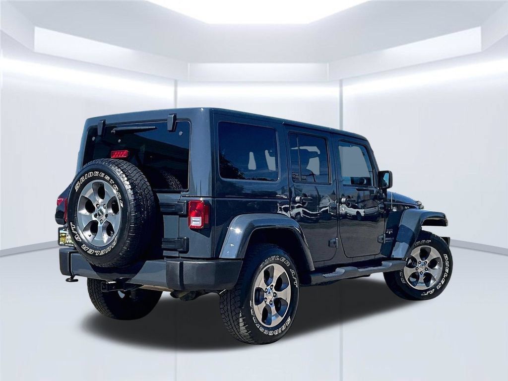 Used 2017 Jeep Wrangler Unlimited Sahara w/ Connectivity Group AWD/4WD image 14